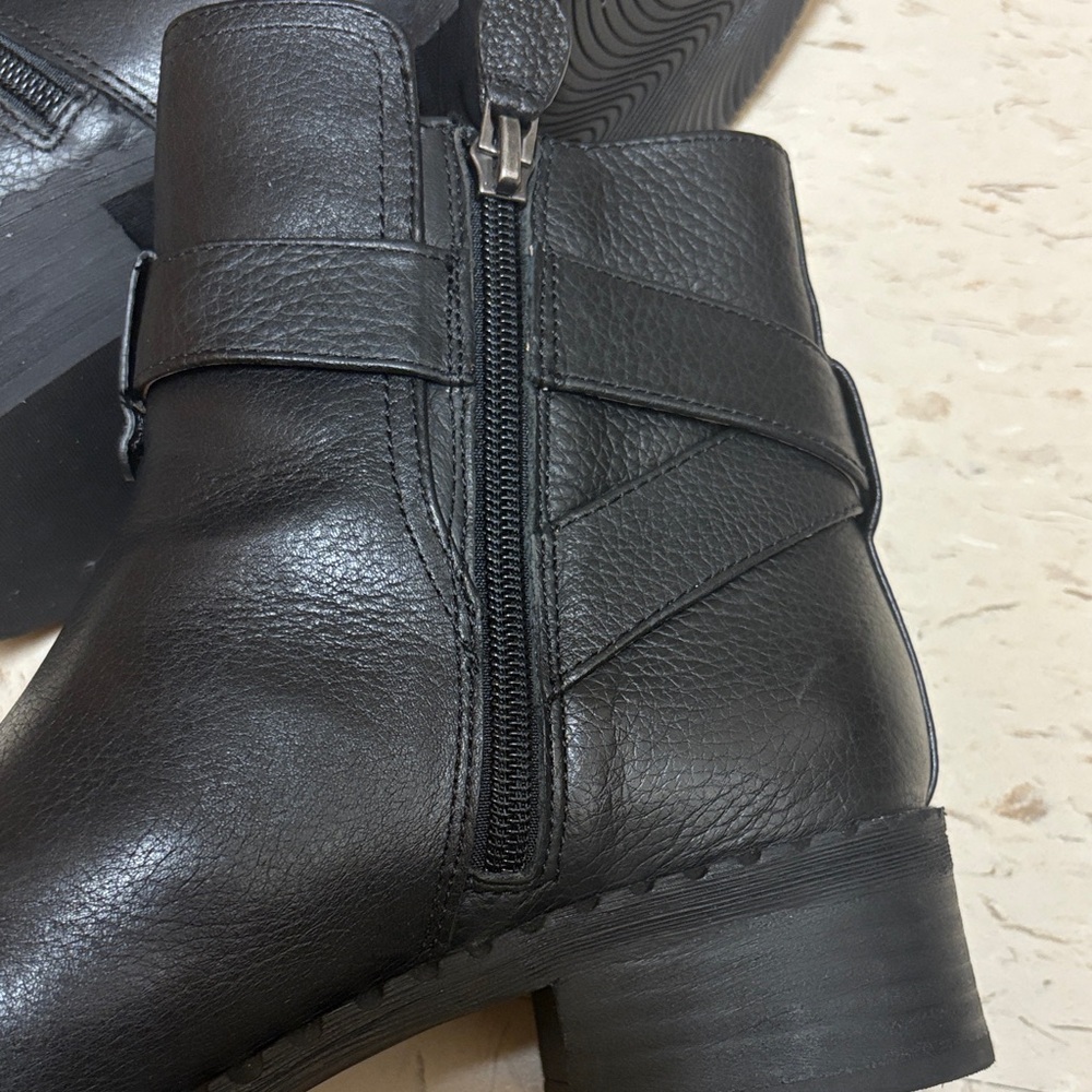 Gentle Souls by Kenneth Cole Black Ankle Boots Size 7M - Picture 9 of 16